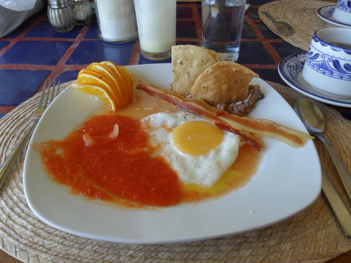 Hotel Catalina Beach Resort Zihuatanejo Eksteriør billede