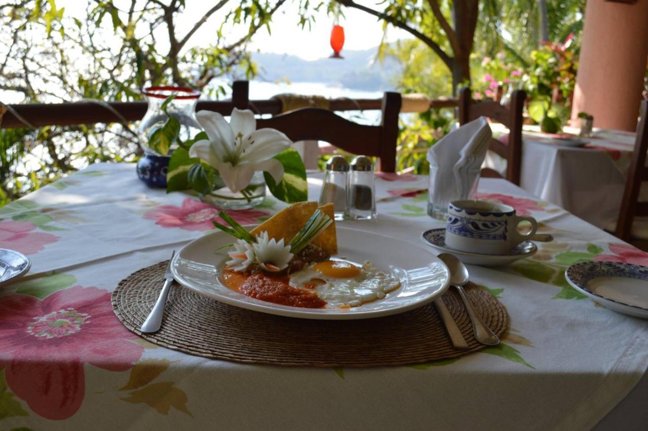 Hotel Catalina Beach Resort Zihuatanejo Eksteriør billede