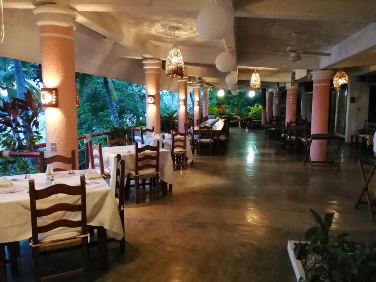 Hotel Catalina Beach Resort Zihuatanejo Eksteriør billede